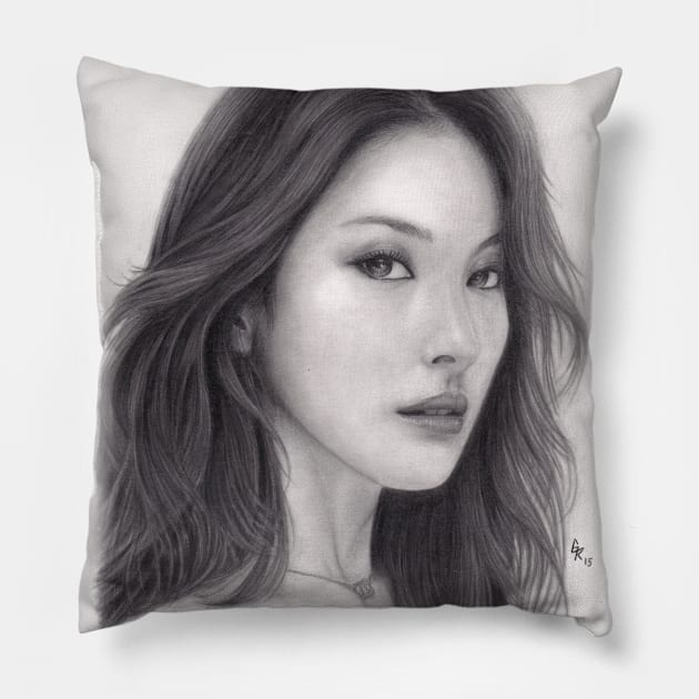 Kara's Gyuri Park Pillow by kuygr3d