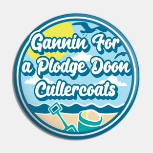 Gannin for a plodge doon Cullercoats - Going for a paddle in the sea at Cullercoats Pin