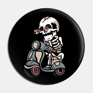 Scooter skull Pin