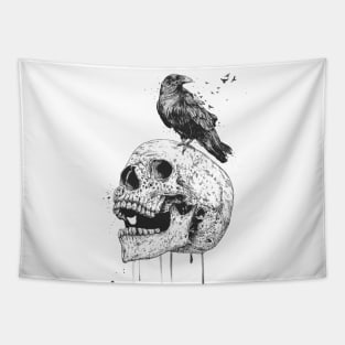 New skull (bw) Tapestry