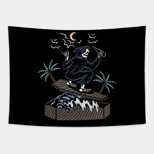 Skull and wave Tapestry
