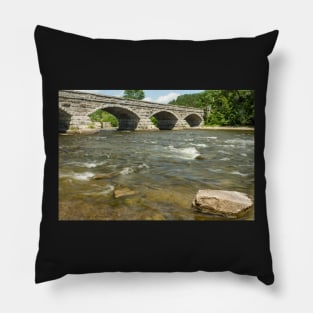 Mississippi River in Pakenham Pillow