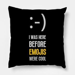 WORLD EMOJI DAY OLDSCHOOL SMILEY FACE Pillow