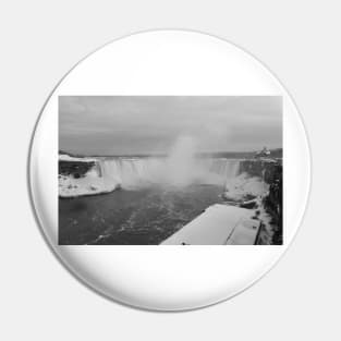 Niagara Falls in Black and White Pin