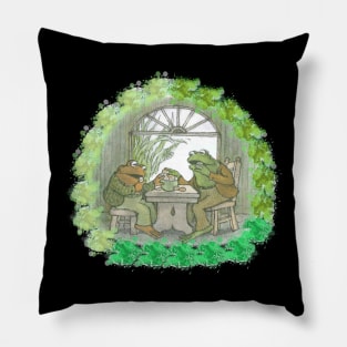 Frog and toad on table Pillow