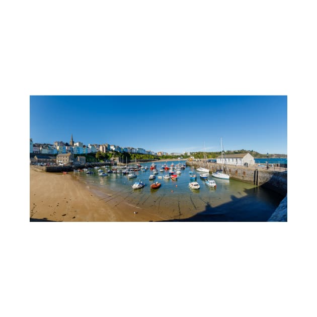 Tenby Harbour Beach, Pembrokeshire by GrahamPrentice