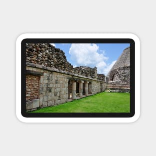 Mexique - site archéologique d'uxmal Magnet