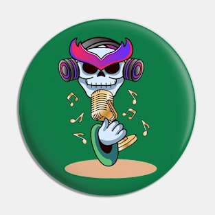 Skull t-shirt Pin