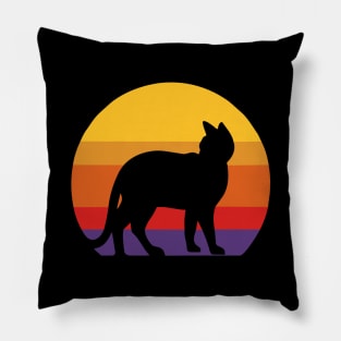 A T-shirt that combines the shadow of a cat in the sunset Pillow