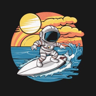 Astronaut surfing T-Shirt