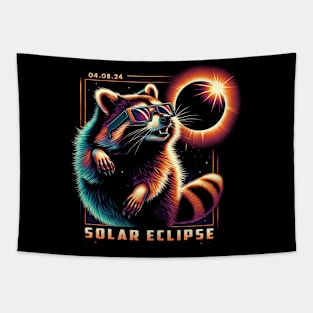 Raccoon Solar Eclipse Spectacle: Fashionable Tee with Mischievous Masked Mammals Tapestry