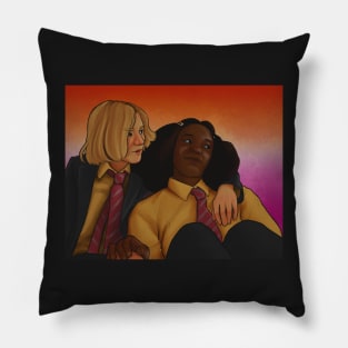 Tara and Darcy - heartstopper drawing Pillow