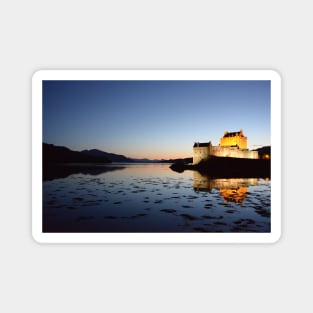 Castle Scotland / Swiss Artwork Photography Magnet