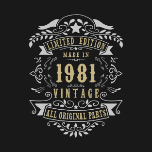 38 years old Made in 1981 38th Birthday Gift T-Shirt