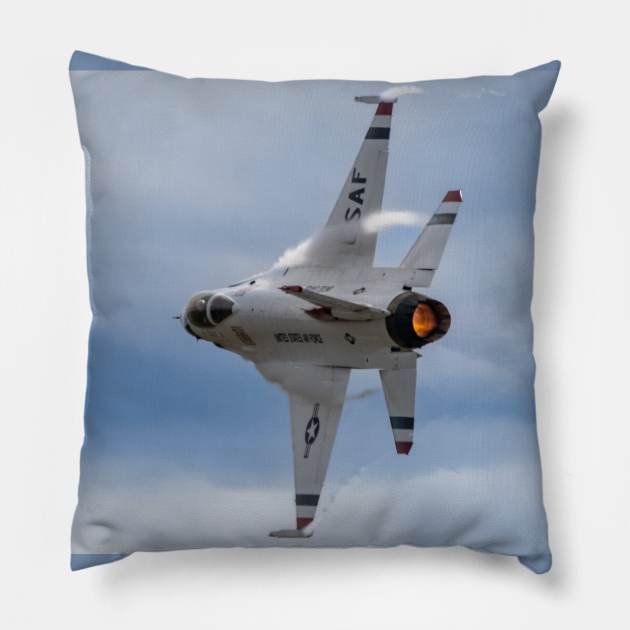 Thunderbird Solo Afterburner Turn With Vapor Pillow by acefox1