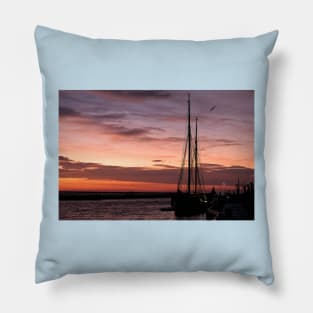 Red Sky sunrise Pillow