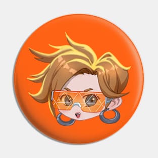 Tracer Le Sserafim Skin Pin