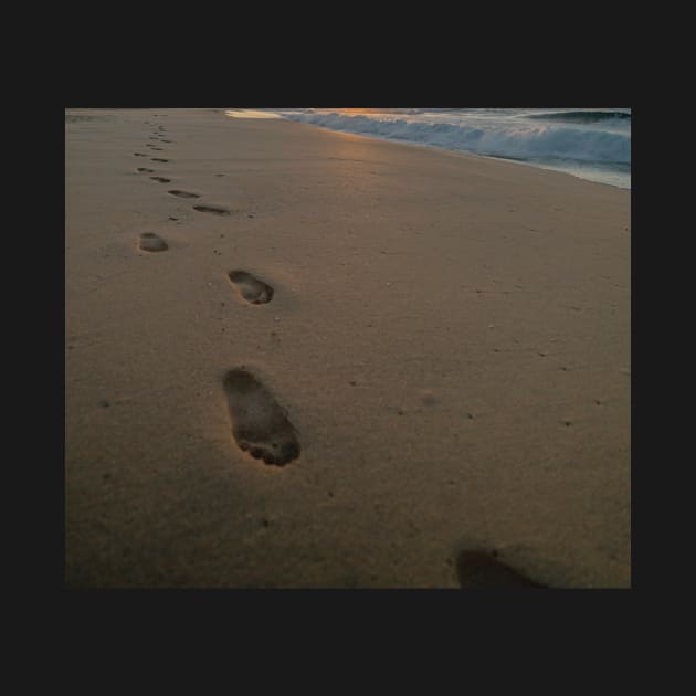 Foot print on the beach by daghlashassan