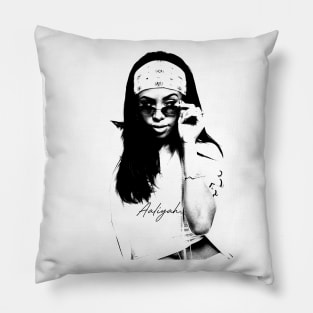 Aaliyah /// Vintage Portrait Pillow