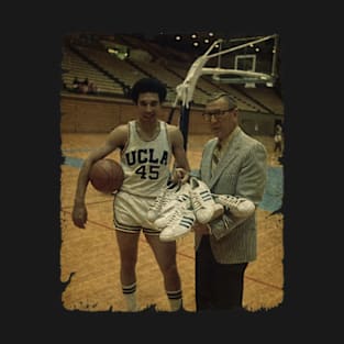 Henry Bibby with John Wooden, 1971 T-Shirt