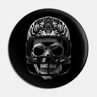 Skull american football Pin