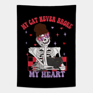 My cat never broke my heart single ladies single life funny Tapestry