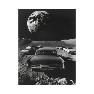 Lunar Cruise-In: Vintage Cars Moon Landscape Design T-Shirt