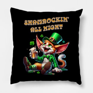 St Patricks day leprechaun cat - Shamrockin‘ all night Pillow