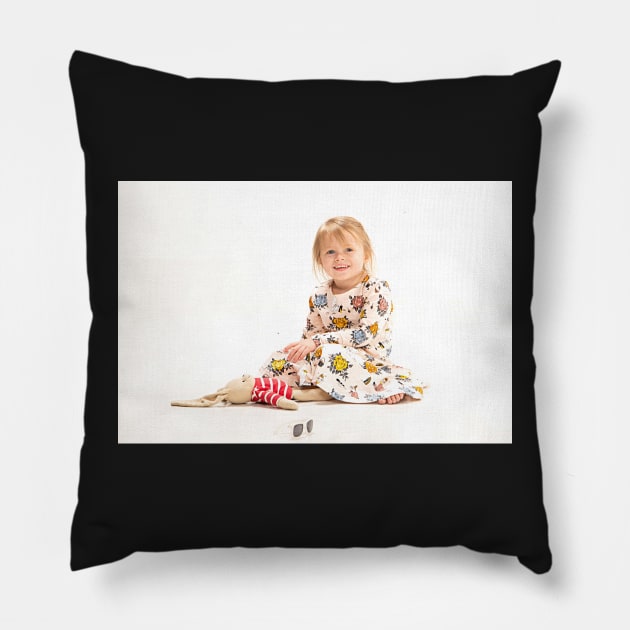 Sally Pillow by FotoJarmo