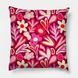 Flower power 1970s groovy retro pattern in pink and red Pillow