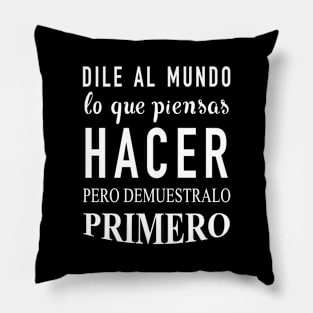 dileal mundo Pillow