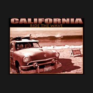 CALIFORNIA SURFING RIDE THE WAVE T-Shirt