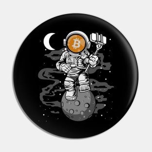 Astronaut Selfie BitCoin BTC To The Moon Crypto Token Cryptocurrency Wallet Birthday Gift For Men Women Kids Pin