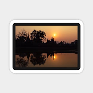 Sukhothai historical park, Wat Mahathat ruins at sunset Magnet