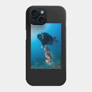 Happy diver, happy ocean! Phone Case