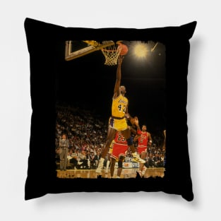 James Worthy - Vintage Design Of Basketball Pillow