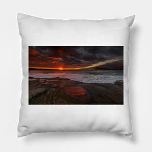 Sunrise reflections Pillow