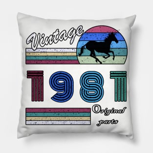 39 Years Old - Made in 1981 - 39th Birthday Men Women Pillow