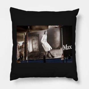 Max. Larger than life Pillow