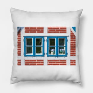 Window, half-timbered house, Mittelkirchen, Altes Land, Lower Saxony, Germany Pillow