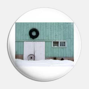 Wagon Wheel and Wreath Pin