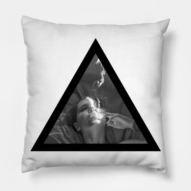 T R I - Feeling lost (black) Pillow by T R I - design by RyochiBat