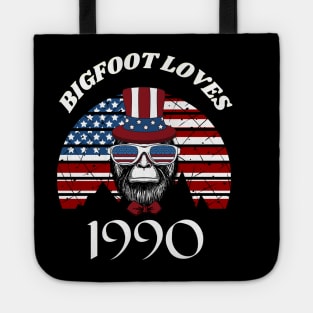 Bigfoot loves America and People born in 1990 Tote