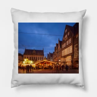 Christmas market, Bremen market square, Bremen, winter, dusk Pillow