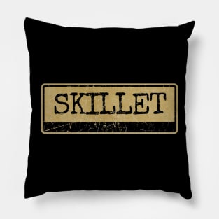 Aliska text black retro - SKILLET Pillow