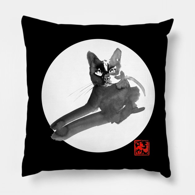 calm cat for balc background Pillow by pechane