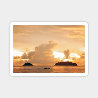 Clouded sunset, warm sunset Magnet