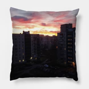 Dawn in the city (Photo) Pillow