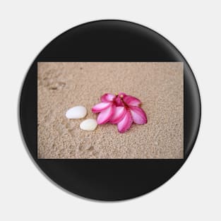 Flowers and Cockleshells on Sand Pin