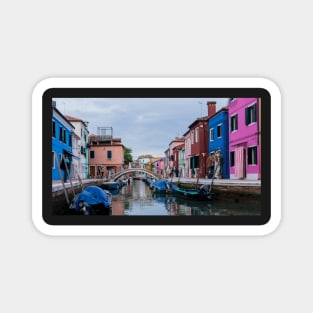 Discover the Charm of Burano: A Colorful Venetian Village Magnet